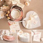 Prezenty dla Mamy zestawy w welurowych i ozdobnych pudełkach  prezent dla Mamy czekoladki, prezent na dzień mamy filiżanka z zaparzaczem, prezent dla mamy w ozdobnym pudełku0