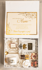 Prezenty dla Mamy zestawy w welurowych i ozdobnych pudełkach  pomysły na prezenty na dzień mamy, boxy prezentowy dla mamy z filiżanką , pomysł na prezent z okazji dnia Mamy, filiżanka z napisem Mama3