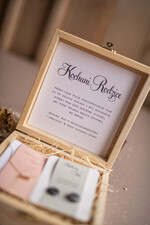 Zaproszenia dla Rodziców  zaproszenia dla Rodziców  zaproszenia ślubne dla Rodziców- Prezent spinki i naszyjnik -  drewniana skrzynka złoty napis4