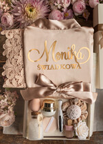 Prezenty dla świadków podziękowania dla świadkowej satynowy koronkowy szlafrok dla świadkowej Ślubne podziękowanie za świadkowanie pomysł na prezenty dla świadkowej lub druhny2