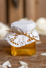  Prezenty dla Młodej Pary  Zestawy z Filiżanką lub Kubkiem Pomysł na prezent ślubny dla Młodej Pary, zestaw z kubkami w kształcie serca13