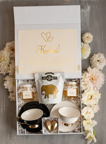  Prezenty dla Młodej Pary  Zestawy z Filiżanką lub Kubkiem Praktyczny Prezent ślubny dla Młodej Pary, zestaw z filiżanką dla Pary Młodej, co dać zamiast kwiatów Parze Młodej, filiżanki dla Pary Młodej, box z filiżankami dla Pary Młodej na ślub0