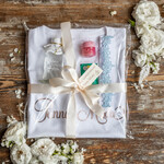 Prezenty dla Panny Młodej  Zestawy na wieczór Panieński z Koszulką Nowoczesny Prezent dla Panny Młodej Bawełniana koszulka z napisem   podwiązka i Błyszczyk0