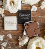  Prezenty dla Młodej Pary  zestawy i akcesoria do wina i drinków Praktyczny prezent ślubny dla Pary Młodej Naklejka na własny trunek napisy Mąż-Żona7