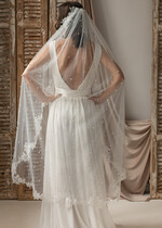 Panna Młoda  Welony Długi welon Slubny wykończony perełkami koronką, Welon ślubny dla panny młodej koronka i perły 8