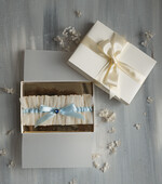 Panna Młoda  podwiązki ślubne podwiązka ślubna tiulowa z niebieską wstążką, podwiązka ślubna dla Panny Młodej z niebieską kokardką, podwiązka dla Panny Młodej z tiulu0