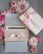 Panna Młoda  podwiązki ślubne ślubna podwiązka z kamieniami  tiulowa podwiązka ze zdobieniami, podwiązka ślubna dla Panny Młodej z różową kokardką, podwiązka dla Panny Młodej z tiulu z ozdobnymi kamieniemi0