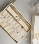 Panna Młoda  podwiązki ślubne kremowa delikatna podwiązka ślubna koronkowa podwiązka z ozdobnymi kamieniami, dwie podwiązki ślubne, podwiązka dla Panny Młodej z koronki z perełkami1