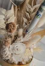  Prezenty dla Młodej Pary  flowerbox, kartki z życzeniami, pudełka na prezenty prezent ślubny dla Pary Młodej, w co zapakować pieniądze dla młodej pary, kompozycja kwiatowa w szklanej kopule, fiolka na pieniądze dla młodej pary, flowerbox z suszków 6