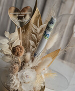  Prezenty dla Młodej Pary  flowerbox, kartki z życzeniami, pudełka na prezenty prezent ślubny dla Pary Młodej, w co zapakować pieniądze dla młodej pary, kompozycja kwiatowa w szklanej kopule, fiolka na pieniądze dla młodej pary, flowerbox z suszków 8