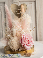  Prezenty dla Młodej Pary  flowerbox, kartki z życzeniami, pudełka na prezenty Pomysł na prezent ślubny dla Młodej Pary, pomysł na wręczenie pieniędzy Młodej Parze, co zamiast kwiatów fiolka na pieniądze, kwiaty w szkle, suszone kwiaty w kopule9