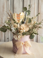  Prezenty dla Młodej Pary  flowerbox, kartki z życzeniami, pudełka na prezenty kwiaty dla Pary Młodej flowerbox z suszonych kwiatów, pomysł na wręczenie pieniędzy Parze Młodej, kwiaty dla Pary Młodej w pudełku, kompozycja z suszonych kwiatów 6