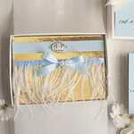 Prezenty dla Panny Młodej  podwiązki ślubne  Prezent dla Panny Młodej od Świadkowej z piórami, zestaw prezentowy na panieński, cos niebieskiego podwiązka ślubna1