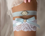 Prezenty dla Panny Młodej  podwiązki ślubne  Zestaw dwóch podwiązek ślubnych dla panny młodej w pudełeczku z kartką, box prezentowy na wieczór panieński, coś niebieskiego presonalizowana kornkowa podwiazka ślubna prezent od świadkowej dla panny młodej3