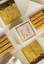 Prezenty dla świadków zestawy słodkości pudełka na prezenty Bombonierka exploding box - podziękowanie- dla świadkowej z bransoletką- czekoladki dla świadkowej - podziękowanie za świadkowanie 14