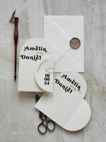 Zaproszenia ślubne Proste i Nowoczesne  zaproszenia ślubne z ozdobnym spinaczem, minimalistyczne zaproszenia na ślub w kształcie serca, delikatne zaproszenia slubne proste wzory zaproszeń ślubnych1