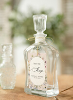 Zawieszki na butelki Nowoczesne prosta forma  zawieszki na butelki weselne, zawieszki weselne z imionami pary młodej, karteczki na weselny trunek, zawieszki ślubne, delikatne zawieszki na alkohol na weselu1