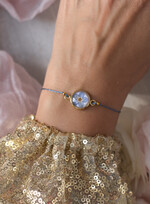 Prezenty dla Panny Młodej  zestawy z koszulką na noc poślubną Prezent na wieczór Panieński -  bransoletka z niezapominajką coś niebieskiego z dedykacją4