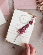 Zaproszenia ślubne Wydzierane Brzegi wydzierane zaproszenia ślubne z wrzosem, eleganckie zaproszenia na ślub z wrzosem, delikatne zaproszenia slubne, naturalne zaproszenia slubne z wrzosem1