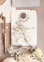 Zaproszenia ślubne Wydzierane Brzegi wyjątkowe zaproszenia ślubne, zaproszenia ślubne z płatkami zlota, zaproszenia slubne z gipsówką, rustykalne zaproszenia na ślub z gipsówką4