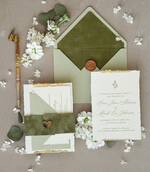 Zaproszenia ślubne Wydzierane Brzegi Wydzierane Zaproszenia ślubne z płatkami złota, rustykalne zaproszenia złote darte zaproszenia na ślub, zaproszenia z oliwkowym welurem, zaproszenia z oliwką 8