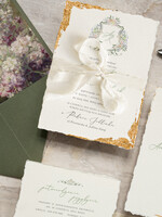 Zaproszenia ślubne Wydzierane Brzegi Zaproszenia ślubne z płatkami złota, delikatne zaproszenia na ślub ze złotem, zaproszenie glamour z jedwabną wstążką, eleganckie rustykalne zaproszenia slubne2