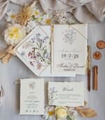 Zaproszenia ślubne Wydzierane Brzegi Zaproszenia Ślubne Z Płatkami Złota, Delikatne Zaproszenia Na Ślub Ze Złotem, Zaproszenie Glamour złote z kalką , Darte Krawędzie W Zaproszeniach Ślubnych1