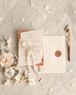 Zaproszenia ślubne Wydzierane Brzegi Darte zaproszenia ślubne z płatkami złota, delikatne zaproszenia na ślub ze złotem, zaproszenie glamour z jedwabną wstążką, obraz kwiaty vintage4