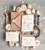 Zaproszenia ślubne Wydzierane Brzegi Wydzierane Zaproszenia ślubne z płatkami złota, delikatne zaproszenia na ślub ze złotem, rustykalne zaproszenia z kwiatami, złote darte zaproszenia na ślub1