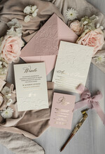 Zaproszenia ślubne z perełkami / tłoczeniem Tłoczone kwiaty na zaproszeniach ślubnych Eleganckie złote zaproszenia ślubne ze wstażką, Złote zaproszenie na ślub z tłoczeniem, zaproszenia na ślub w stylu glamour14