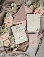 Zaproszenia ślubne z perełkami / tłoczeniem Tłoczone kwiaty na zaproszeniach ślubnych Eleganckie złote zaproszenia ślubne ze wstażką, Złote zaproszenie na ślub z tłoczeniem, zaproszenia na ślub w stylu glamour15