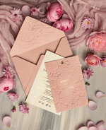 Zaproszenia ślubne z perełkami / tłoczeniem Eleganckie Zaproszenia Na Ślub, Nowoczesne Zaproszenia W Kolorze Różowym, Zaproszenia Ślubne Ze Złotymi Literami, Eleganckie Zaproszenia Ślubne z tłoczonymi kwiatami1