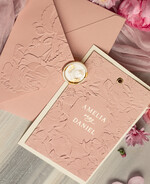 Zaproszenia ślubne z perełkami / tłoczeniem Eleganckie Zaproszenia Na Ślub, Nowoczesne Zaproszenia W Kolorze Różowym, Zaproszenia Ślubne Ze Złotymi Literami, Eleganckie Zaproszenia Ślubne z tłoczonymi kwiatami6