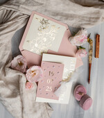 Zaproszenia ślubne z perełkami / tłoczeniem zaproszenia na ślub, nowoczesne zaproszenia ślubne z perełkami, perełkowe zaproszenie ślubne ze złotymi literami, eleganckie zaproszenia ślubne ze wstązką11