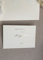 Zaproszenia ślubne z perełkami / tłoczeniem złocone zaproszenia ślubne z perełkami, kremowe róże zaproszenie na ślub z perełkam, złote zaproszenie na ślub cywilny perły i jedwabna wstazka10