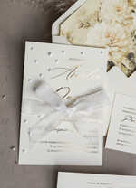 Zaproszenia ślubne z perełkami / tłoczeniem złocone zaproszenia ślubne z perełkami, kremowe róże zaproszenie na ślub z perełkam, złote zaproszenie na ślub cywilny perły i jedwabna wstazka14