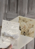 Zaproszenia ślubne z perełkami / tłoczeniem złocone zaproszenia ślubne z perełkami, kremowe róże zaproszenie na ślub z perełkam, złote zaproszenie na ślub cywilny perły i jedwabna wstazka4