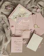 Zaproszenia ślubne z perełkami / tłoczeniem złocone zaproszenia ślubne z perełkami kalkowa koperta , minimalistyczne zaproszenie na ślub z perełkami i kalką, kalkowa koperta z perłami złocone zaproszenie na ślub cywilny perły0