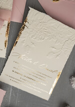 Zaproszenia ślubne z perełkami / tłoczeniem oryginalne zaproszenia ślubne, złote tłoczone zaproszenia ślubne, zaproszenia na ślub z tłoczonymi kwiatami, darte zaproszenie ślubne12