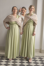 Panna Młoda Bolerka bolerka, narzutki, sweterki Beżowe Bolerko Ślubne Welurowe - Etola Ślubna z Rękawkami - Narzutka I Rękaw w kolorze Beżowym1