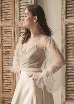 Panna Młoda Bolerka bolerka, narzutki, sweterki bolerko na letni ślub, bolerko z perełkami dla Panny Młodej, bolerko do sukni ślubnej w kolorze ecru, bolerko z szerokimi rękawami13