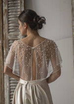 Panna Młoda Bolerka bolerka, narzutki, sweterki narzutka ślubna krótka z koralikami, bolerko zdobione koralikami, delikatne bolerko ecru wykończone koralikami, bolerko do sukni ślubnej, narzutka na ślub latem4