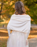 Panna Młoda Bolerka bolerka, narzutki, sweterki ciepłe bolerko z weluru, Welurowe Miekkie Bolerko Ślubne, Etola na jesienny ślub, Narzutka do sukni ślubnej z weluru, bolerko ślubne z weluru6