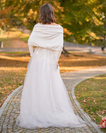 Panna Młoda Bolerka bolerka, narzutki, sweterki ciepłe bolerko z weluru, Welurowe Miekkie Bolerko Ślubne, Etola na jesienny ślub, Narzutka do sukni ślubnej z weluru, bolerko ślubne z weluru7