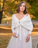 Panna Młoda Bolerka bolerka, narzutki, sweterki ciepłe bolerko z weluru, Welurowe Miekkie Bolerko Ślubne, Etola na jesienny ślub, Narzutka do sukni ślubnej z weluru, bolerko ślubne z weluru8