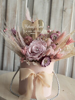 Prezenty dla Mamy flowerboxy, box ze słodyczami  prezent dla Mamy z okazji dnia Matki, kwiaty prezent dla mamy, kompozycja z suszonych kwiatów pomysł na prezent dla mamy, wieczne róże, flower box dla mamy6