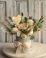 Prezenty dla Mamy kwiaty flowerboxy prezent dla Mamy z okazji dnia Matki, kwiaty prezent dla mamy , kompozycja z suszonych kwiatów pomysł na prezent dla mamy, wieczne róże, flower box dla mamy7