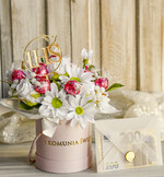 Pamiątki Prezenty na komunię  boxy prezentowe Zestaw Prezentowy od Chrzestnych na Pierwszą komunię Pralinki, Flowerbox Komunijny opakowanie na pieniądze0