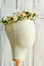 Dodatki dekoracje na komunię  wianki Wianek komunijny z żywych, preparowanych kwiatów w odcieniach zieleni i ecru. Delikatny, lekki i trwały, idealny do stylizacji komunijnej.3