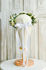 Dodatki dekoracje na komunię  wianki Wianek komunijny z żywych, preparowanych kwiatów w odcieniach zieleni i ecru. Delikatny, lekki i trwały, idealny do stylizacji komunijnej.4